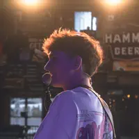 Ascolta undefined, guarda video musicali, leggi la biografia, vedi le date del tour & altro!