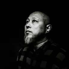 Posłuchaj wykonawcy Carlos Choi, obejrzyj teledyski, przeczytaj biografię, zobacz daty tras koncertowych i nie tylko!