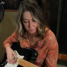 收听 Stephanie Catlett、观看音乐视频、阅读小传、查看巡演日期等 ！