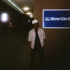 Ascolta Jaron Heim Jr, guarda video musicali, leggi la biografia, vedi le date del tour & altro!