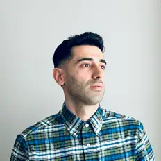 Ouve DZYZ, vê vídeos de música, lê a biografia, vê as datas da digressão e muito mais!