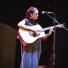 Bambina सुनें, म्यूज़िक वीडियो देखें, बायो पढ़ें, दौरे की तारीखें और बहुत कुछ देखें!