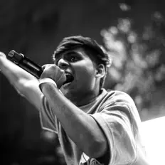 Sharp Shooterを聴いたり、ミュージックビデオを鑑賞したり、経歴やツアー日程などを確認したりしましょう！