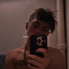 Luister naar AK18, bekijk muziekvideo's, lees de bio, bekijk de tourdata, en meer!