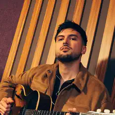 Escucha a Kakalo, mira videos musicales, lee su biografía, consulta las fechas de las gira y más.