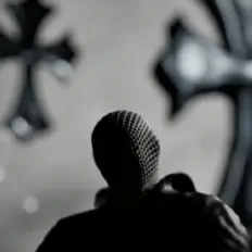 CRTZ dinle, müzik videolarını izle, biyografisini oku, tur tarihlerini ve daha fazlasını gör!