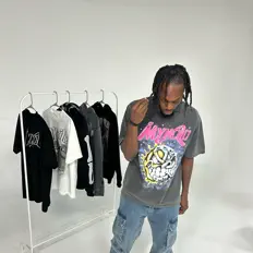 Dengarkan AdeOnTheTrackYaDig!, tonton video musik, baca bio, lihat tanggal tur & lainnya!