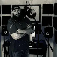 Escucha a undefined, mira vídeos musicales, lee la biografía, consulta fechas de giras y mucho más.