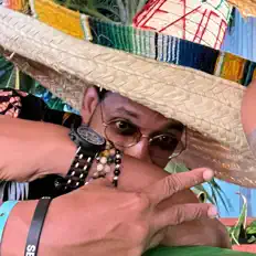 Love Jesseを聴いたり、ミュージックビデオを鑑賞したり、経歴やツアー日程などを確認したりしましょう！