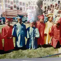 Escucha a undefined, mira videos musicales, lee su biografía, consulta las fechas de las gira y más.