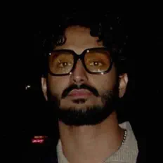 聆聽 Adeeb Razak、觀看音樂影片、閱讀小傳、查看巡演日期等！