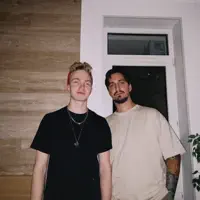 Ακούστε περιεχόμενο από undefined, παρακολουθήστε μουσικά βίντεο, διαβάστε το βιογραφικό, δείτε ημερομηνίες περιοδείας, και πολλά ακόμη!