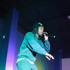 Ouça Jaylxn, assista a videoclipes, leia a biografia, veja as datas das turnês e mais!