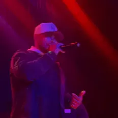 DVRSE dinle, müzik videolarını izle, biyografisini oku, tur tarihlerini ve daha fazlasını gör!