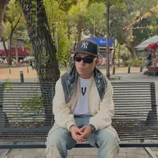 Ouça Melek, assista a videoclipes, leia a biografia, veja as datas das turnês e mais!