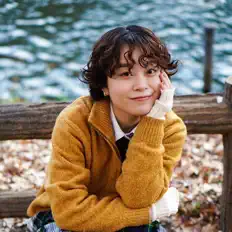 Escucha a Himena, mira videos musicales, lee su biografía, consulta las fechas de las gira y más.