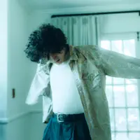 Poslechněte si interpreta undefined, sledujte hudební videa, přečtěte si životopis, podívejte se na data turné a další informace.