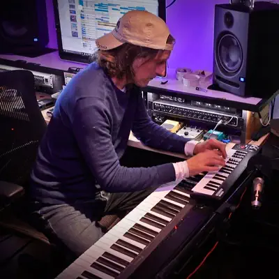 Listen to Gabe Holder, watch music videos, read bio, see tour dates & more!