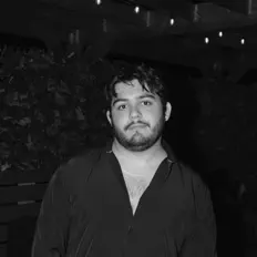 Poslechněte si interpreta Antonio J, sledujte hudební videa, přečtěte si životopis, podívejte se na data turné a další informace.