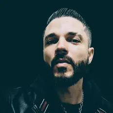 Dengarkan Shal, tonton video musik, baca bio, lihat tanggal tur & lainnya!