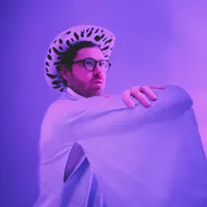 Dengarkan Midheaven, tonton video musik, baca bio, lihat tanggal tur & lainnya!