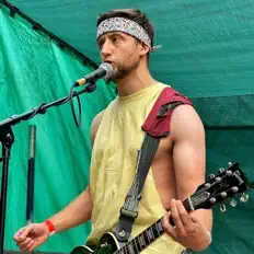 Harry David and the Plant Pots सुनें, म्यूज़िक वीडियो देखें, बायो पढ़ें, दौरे की तारीखें और बहुत कुछ देखें!