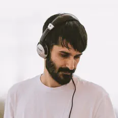 Dengarkan Yestegan chaY, tonton video musik, baca bio, lihat tanggal tur & lainnya!