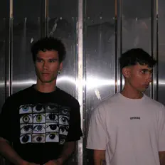 Ascolta Đione, guarda video musicali, leggi la biografia, vedi le date del tour & altro!