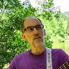 聆聽 Chris Hardy World、觀看音樂影片、閱讀小傳、查看巡演日期等！