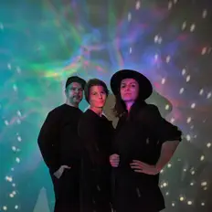 Escucha a Éter, mira videos musicales, lee su biografía, consulta las fechas de las gira y más.