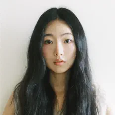 聆聽 洪安妮、觀看音樂影片、閱讀小傳、查看巡演日期等！