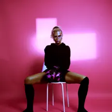 Poslechněte si interpreta ultravividpink, sledujte hudební videa, přečtěte si životopis, podívejte se na data turné a další informace.