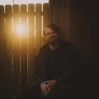 Escucha a undefined, mira videos musicales, lee su biografía, consulta las fechas de las gira y más.