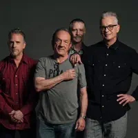 Ouve undefined, vê vídeos de música, lê a biografia, vê as datas da digressão e muito mais!