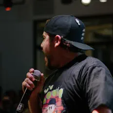 Louie C Rhymesを聴いたり、ミュージックビデオを鑑賞したり、経歴やツアー日程などを確認したりしましょう！