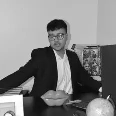 KEVNを聴いたり、ミュージックビデオを鑑賞したり、経歴やツアー日程などを確認したりしましょう！