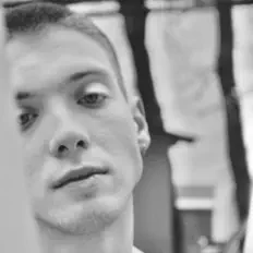 Poslechněte si interpreta shelobolin, sledujte hudební videa, přečtěte si životopis, podívejte se na data turné a další informace.