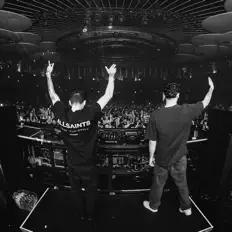 收听 MEDZ、观看音乐视频、阅读小传、查看巡演日期等 ！