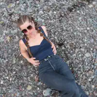 Hör dir undefined an, schau dir Musikvideos an, lies die Biografie, finde Tourdaten und mehr!