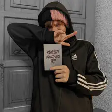 Ouça Smoki Dog, assista a videoclipes, leia a biografia, veja as datas das turnês e mais!