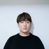Poslechněte si interpreta undefined, sledujte hudební videa, přečtěte si životopis, podívejte se na data turné a další informace.