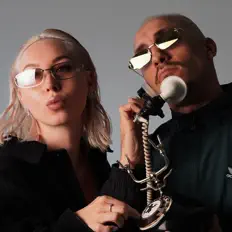 One Whole을(를) 듣고, 뮤직 비디오를 보고, 약력을 읽고, 투어 일정 등을 확인하세요!