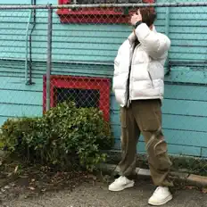 Ouve wrzng, vê vídeos de música, lê a biografia, vê as datas da digressão e muito mais!