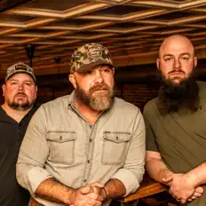 47 By Crow dinle, müzik videolarını izle, biyografisini oku, tur tarihlerini ve daha fazlasını gör!