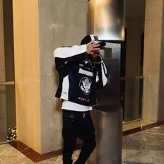 收听 Nuski、观看音乐视频、阅读小传、查看巡演日期等 ！