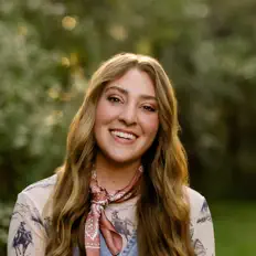 收听 Brooke Robertson、观看音乐视频、阅读小传、查看巡演日期等 ！