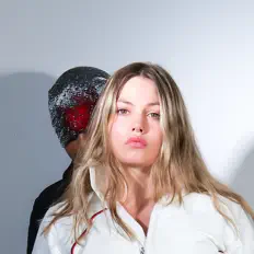 Poslechněte si interpreta MAD KIDAN, sledujte hudební videa, přečtěte si životopis, podívejte se na data turné a další informace.