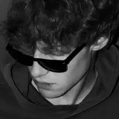 Ακούστε περιεχόμενο από FL7G, παρακολουθήστε μουσικά βίντεο, διαβάστε το βιογραφικό, δείτε ημερομηνίες περιοδείας, και πολλά ακόμη!