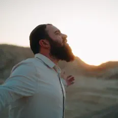 收听 Chaim Nachman、观看音乐视频、阅读小传、查看巡演日期等 ！