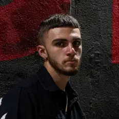 Escucha a Riley Tortora, mira videos musicales, lee su biografía, consulta las fechas de las gira y más.